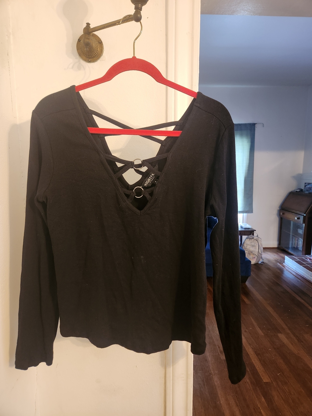 Women's Black Long-Sleeve Crisscross V-Neck Top - Torrid